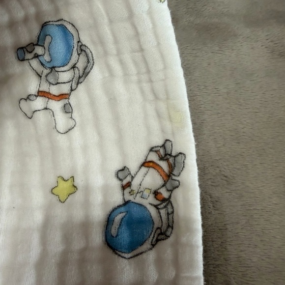 Muslin Burp Cloths Cotton Burping and bath Cloth - Picture 4 of 7